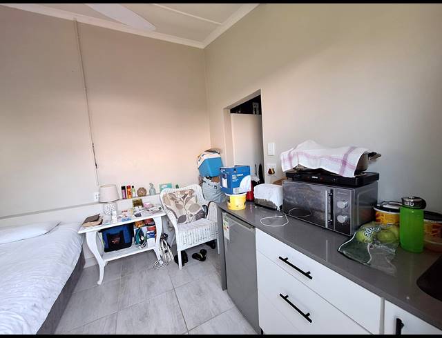 0.5 BEDROOM FREEHOLD TO LET IN MORNINGSIDE